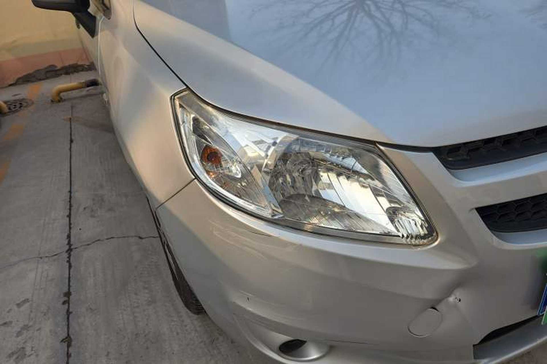 Used Chevrolet Sail 2013 Sedan 1.2L Manual Fashionable Happiness Edition Right Front Headlight