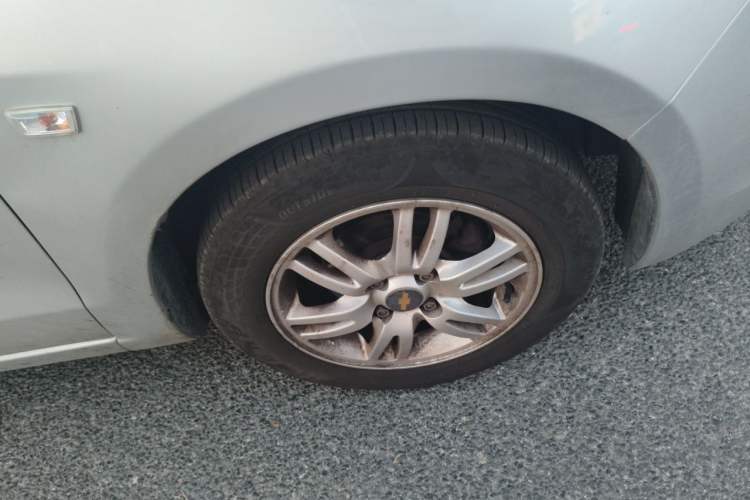 Used Chevrolet Sail 2013 Sedan 1.2L Manual Happiness Edition Right Front Wheel Hub