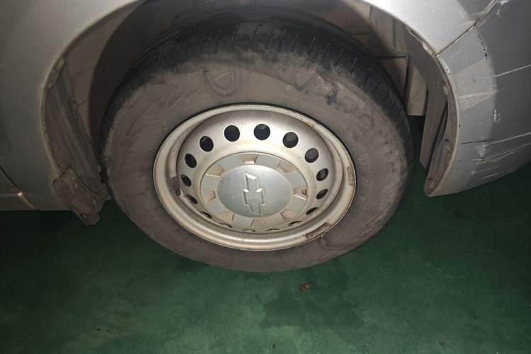 Used Chevrolet Sail 2013 Sedan 1.2L Manual Fashionable Happiness Edition Right Front Wheel Hub
