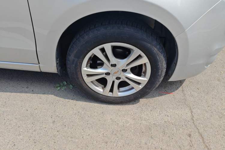 Used Chevrolet Sail 2013 Sedan 1.4L Manual Ideal Edition Right Front Wheel Hub