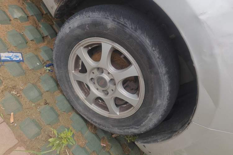 Used Chevrolet Sail 2013 Sedan 1.2L Manual Fashionable Happiness Edition Right Front Wheel Hub