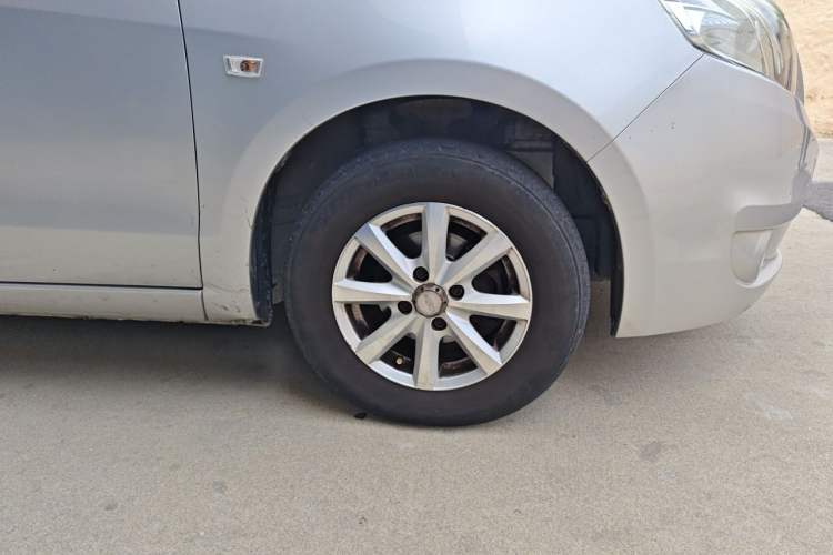 Used Chevrolet Sail 2013 Sedan 1.2L Manual Fashion Edition Right Front Wheel Hub