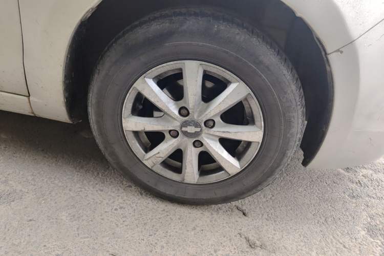 Used Chevrolet Sail 2013 Sedan 1.2L Manual Fashionable Happiness Edition Right Front Wheel Hub