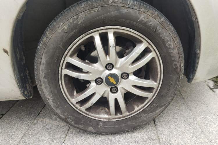 Used Chevrolet Sail 2013 Sedan 1.4L Manual - Youyi Happiness Edition Right Front Wheel Hub