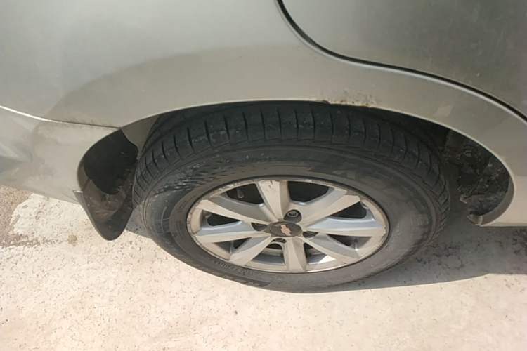Used Chevrolet Sail 2013 Sedan 1.2L Manual Fashionable Happiness Edition Right Rear Wheel Hub