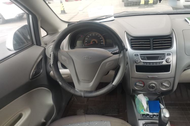 Used Chevrolet Sail 2013 Sedan 1.4L AMT Enjoy Edition Steering Wheel