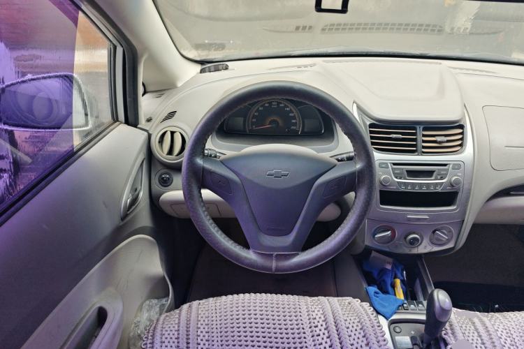 Used Chevrolet Sail 2013 Sedan 1.4L AMT Enjoy Edition Steering Wheel