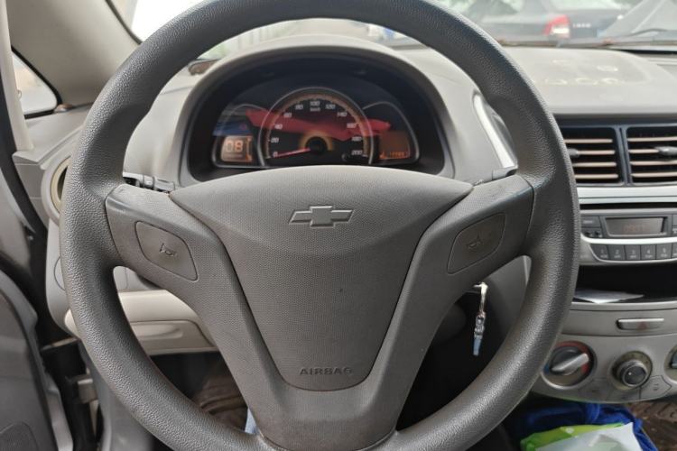 Used Chevrolet Sail 2013 Sedan 1.4L AMT Enjoy Edition Steering Wheel