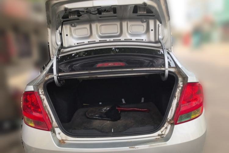 Used Chevrolet Sail 2013 Sedan 1.2L Manual Fashionable Happiness Edition Trunk