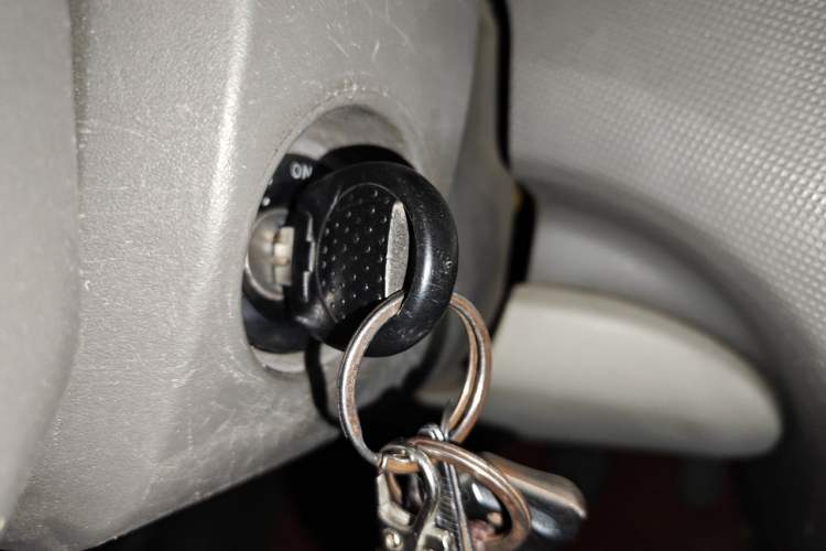 Used Chevrolet Sail 2013 Sedan 1.4L Manual Happiness Edition II Vehicle Key