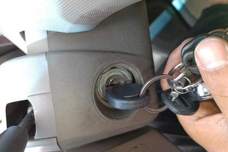 Used Chevrolet Sail 2013 Sedan 1.2L Manual Warm Edition Vehicle Key