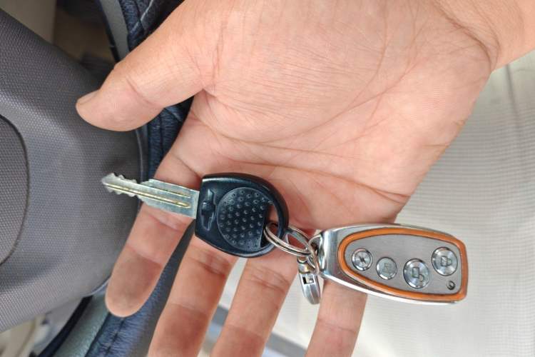Used Chevrolet Sail 2013 Sedan 1.4L Manual Ideal Edition Vehicle Key