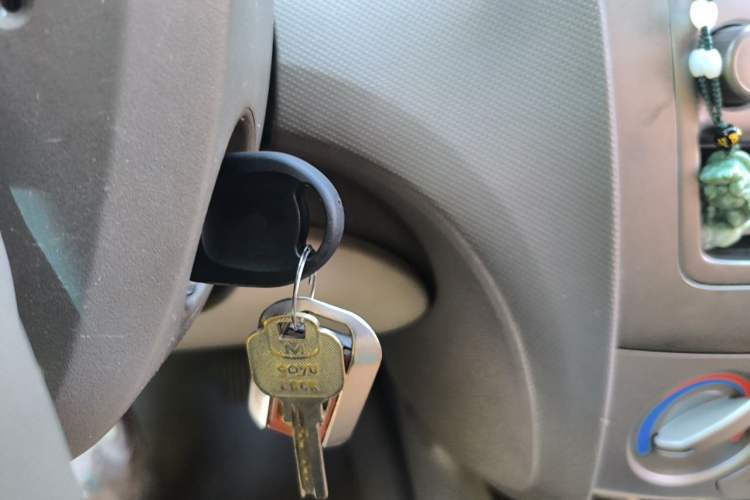 Used Chevrolet Sail 2013 Sedan 1.4L Manual Elegance Edition Vehicle Key