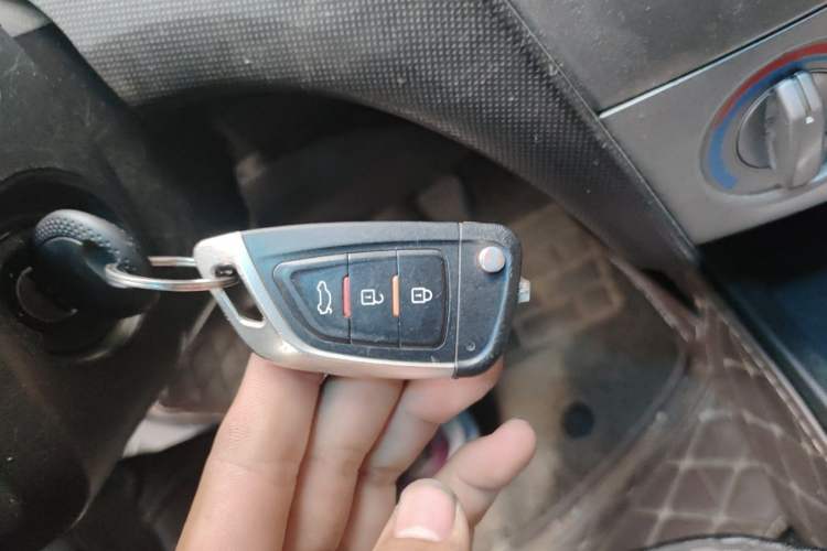 Used Chevrolet Sail 2013 Sedan 1.2L Manual Fashionable Happiness Edition Vehicle Key