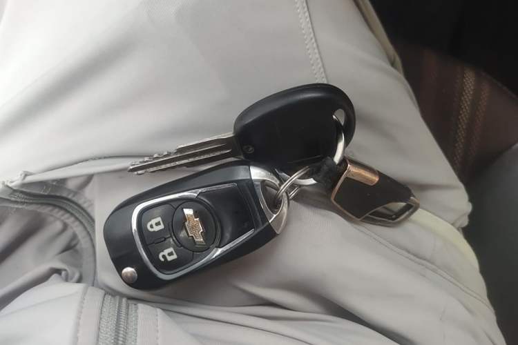 Used Chevrolet Sail 2013 Sedan 1.2L Manual Fashionable Happiness Edition Vehicle Key