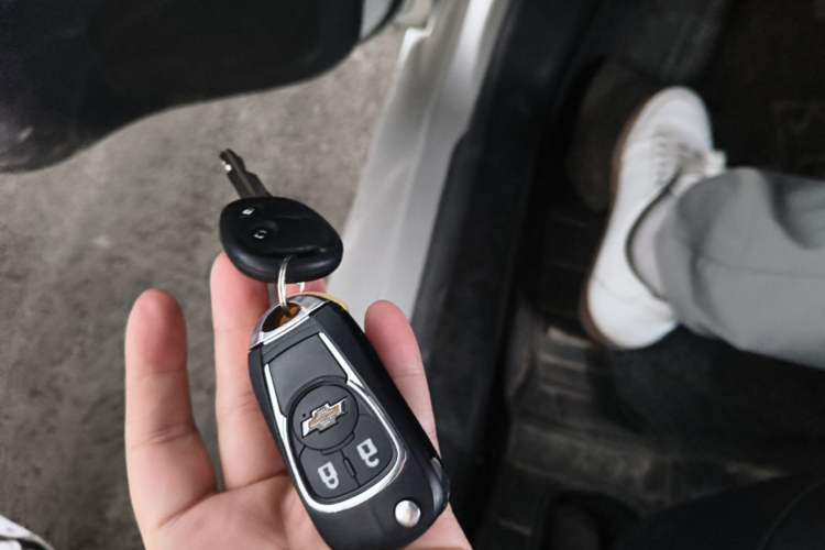 Used Chevrolet Sail 2013 Sedan 1.2L Manual Fashionable Happiness Edition Vehicle Key