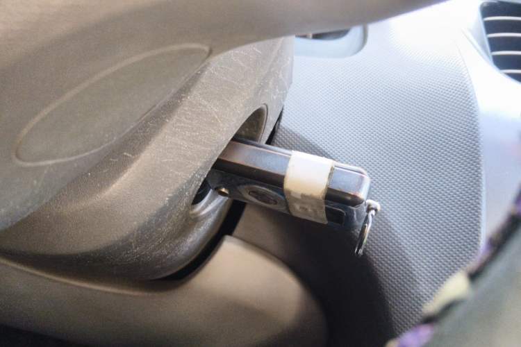 Used Chevrolet Sail 2013 Sedan 1.2L Manual Fashionable Happiness Edition Vehicle Key