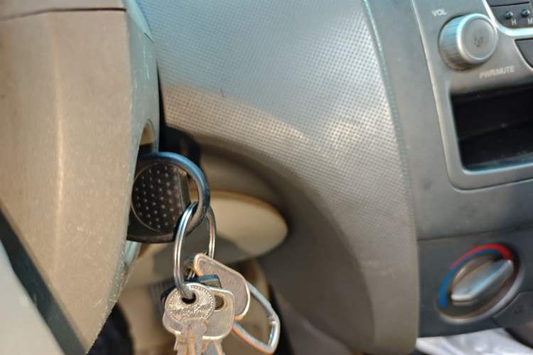 Used Chevrolet Sail 2013 Sedan 1.4L Manual - Youyi Happiness Edition Vehicle Key
