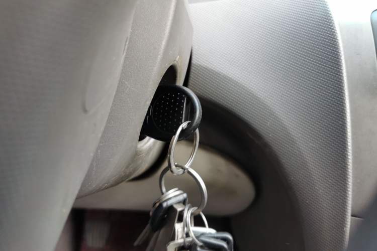 Used Chevrolet Sail 2013 Sedan 1.2L Manual Warm Edition Vehicle Key