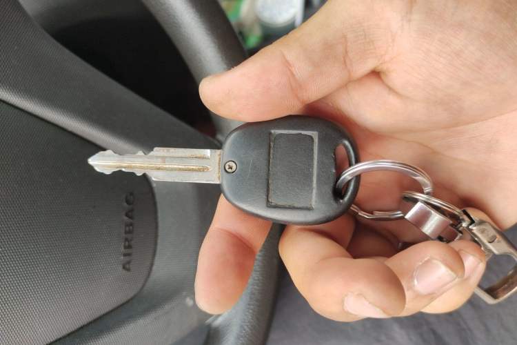 Used Chevrolet Sail 2013 Sedan 1.4L Manual - Youyi Happiness Edition Vehicle Key