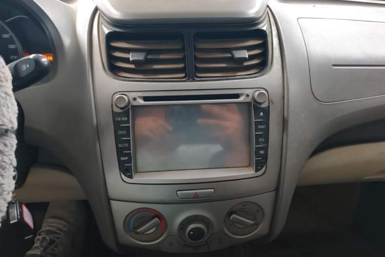 Used Chevrolet Sail 2013 Sedan 1.2L Manual Fashion Edition Audio And AC Panel