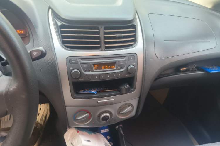 Used Chevrolet Sail 2013 Sedan 1.4L Manual Ideal Happiness Edition Audio And AC Panel
