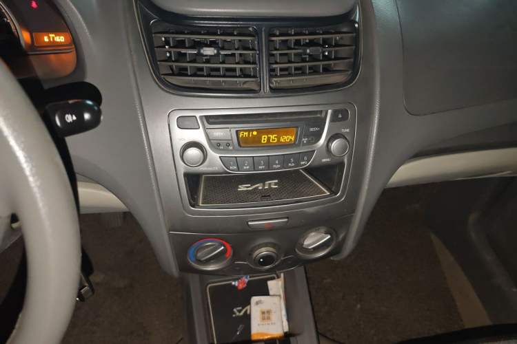 Used Chevrolet Sail 2013 Sedan 1.4L Manual - Youyi Happiness Edition Audio And AC Panel