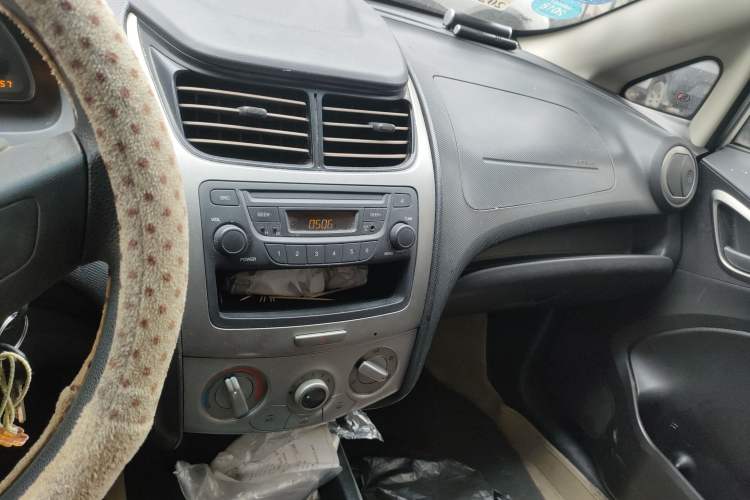Used Chevrolet Sail 2013 Sedan 1.2L Manual Fashionable Happiness Edition Audio And AC Panel