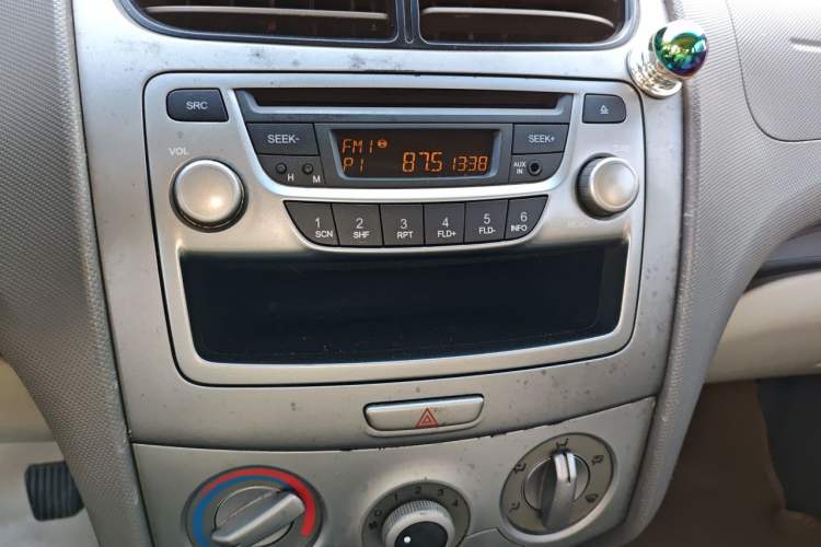 Used Chevrolet Sail 2013 Sedan 1.2L Manual Fashion Edition Audio And AC Panel