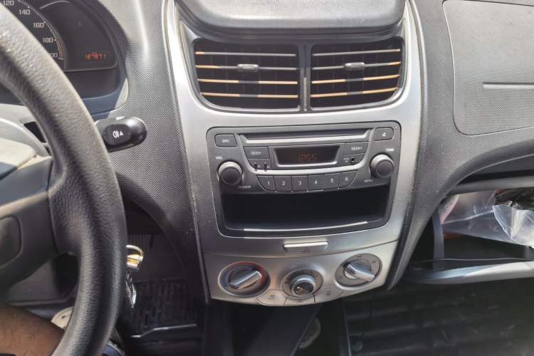 Used Chevrolet Sail 2013 Sedan 1.2L Manual Fashionable Happiness Edition Audio And AC Panel