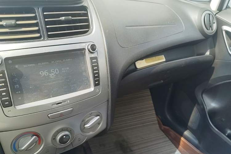 Used Chevrolet Sail 2013 Sedan 1.4L Manual - Youyi Happiness Edition Audio And AC Panel
