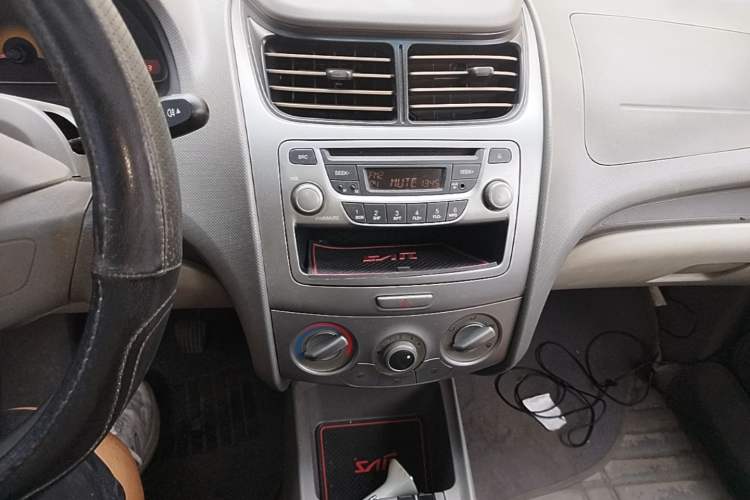 Used Chevrolet Sail 2013 Sedan 1.4L Manual Elegance Edition Audio And AC Panel