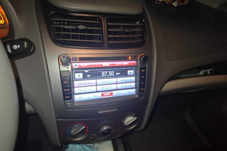 Used Chevrolet Sail 2013 Sedan 1.2L AMT Ideal Edition Audio And AC Panel