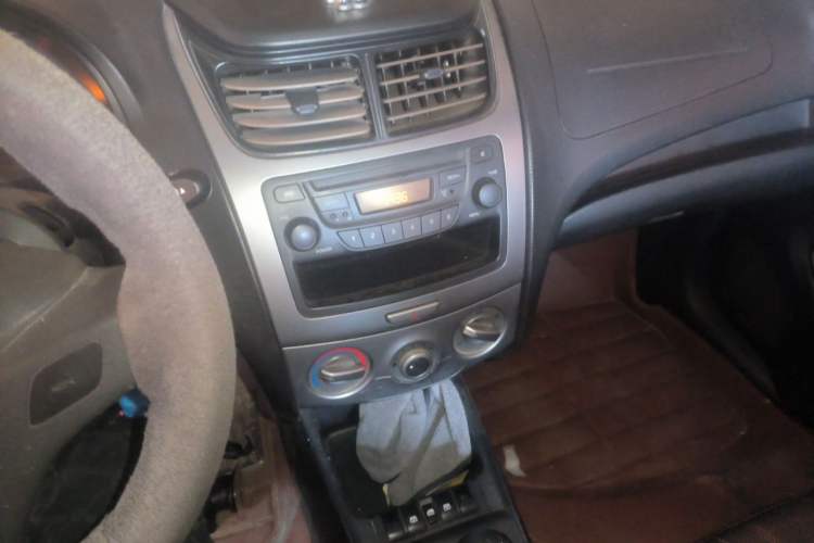 Used Chevrolet Sail 2013 Sedan 1.2L Manual Fashionable Happiness Edition Audio And AC Panel