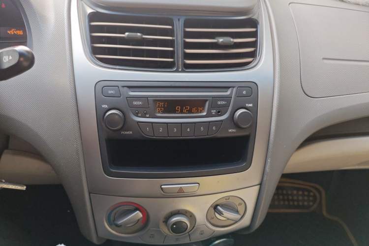 Used Chevrolet Sail 2013 Hatchback 1.2L Manual Warm Edition Audio And AC Panel