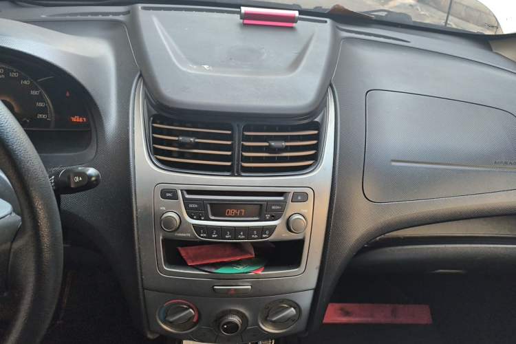 Used Chevrolet Sail 2013 Sedan 1.4L Manual - Youyi Happiness Edition Audio And AC Panel