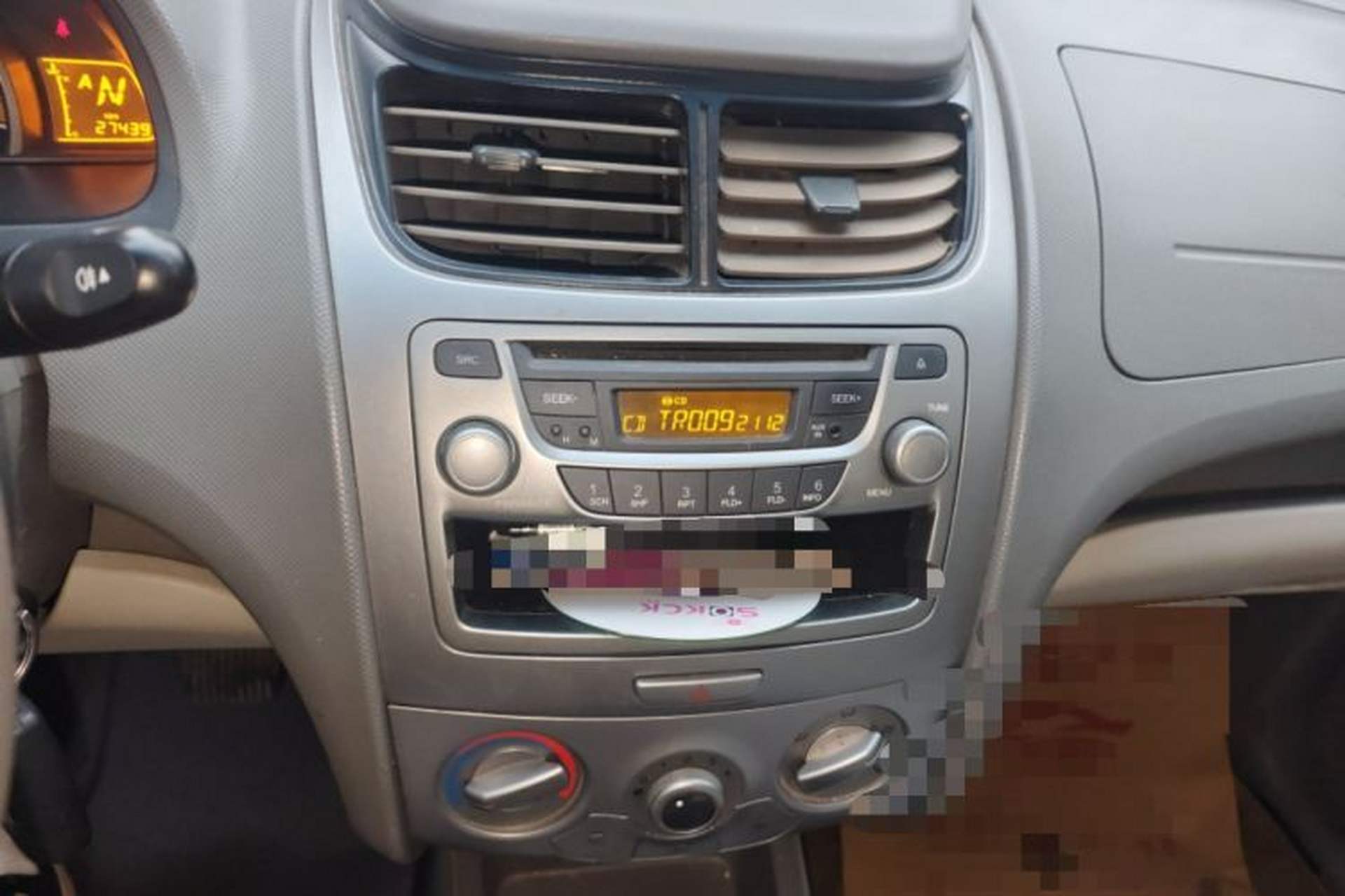 Used Chevrolet Sail 2013 Sedan 1.2L AMT Ideal Edition Audio And AC Panel