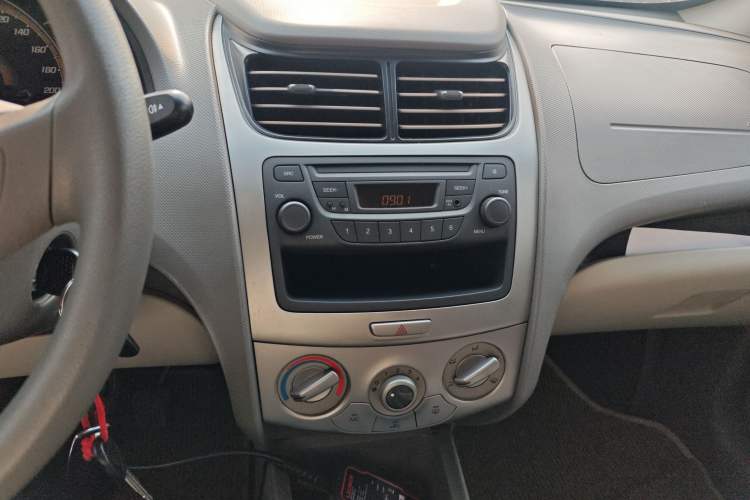 Used Chevrolet Sail 2013 Sedan 1.2L Manual Fashion Edition Audio And AC Panel