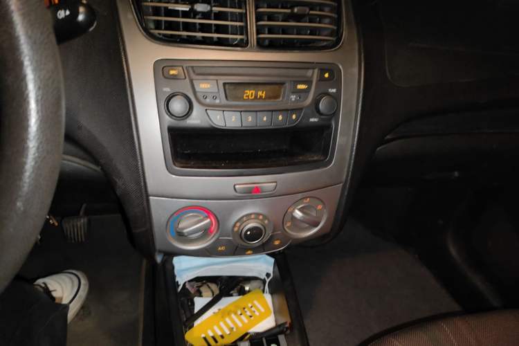 Used Chevrolet Sail 2013 Sedan 1.2L Manual Fashionable Happiness Edition Audio And AC Panel