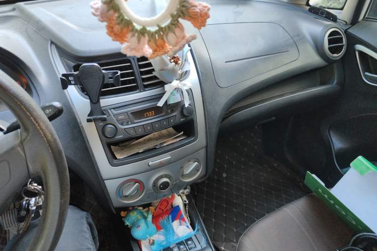 Used Chevrolet Sail 2013 Sedan 1.2L Manual Fashion Edition Audio And AC Panel