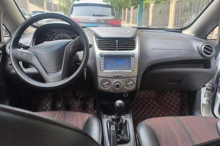 Used Chevrolet Sail 2013 Sedan 1.4L Manual - Youyi Happiness Edition Center Console