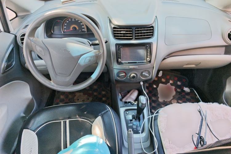 Used Chevrolet Sail 2013 Sedan 1.4L AMT Enjoy Edition Center Console