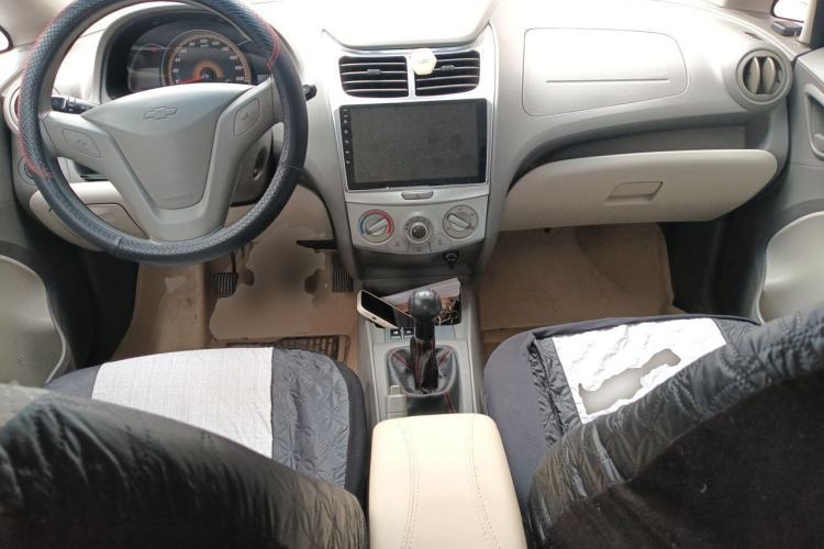 Used Chevrolet Sail 2013 Sedan 1.2L Manual Fashion Edition Center Console