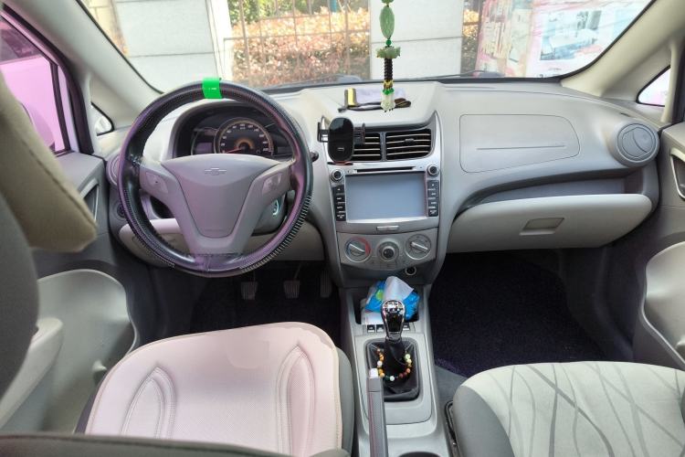 Used Chevrolet Sail 2013 Hatchback 1.4L Manual Enjoyment Edition Center Console