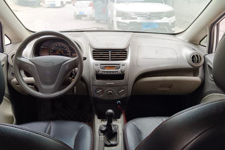 Used Chevrolet Sail 2013 Sedan 1.2L Manual Fashion Edition Center Console