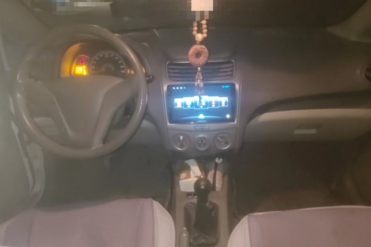 Used Chevrolet Sail 2013 Sedan 1.2L Manual Fashion Edition Center Console