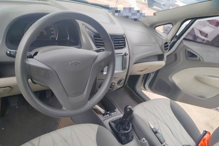 Used Chevrolet Sail 2013 Sedan 1.4L Manual Happiness Edition II Center Console