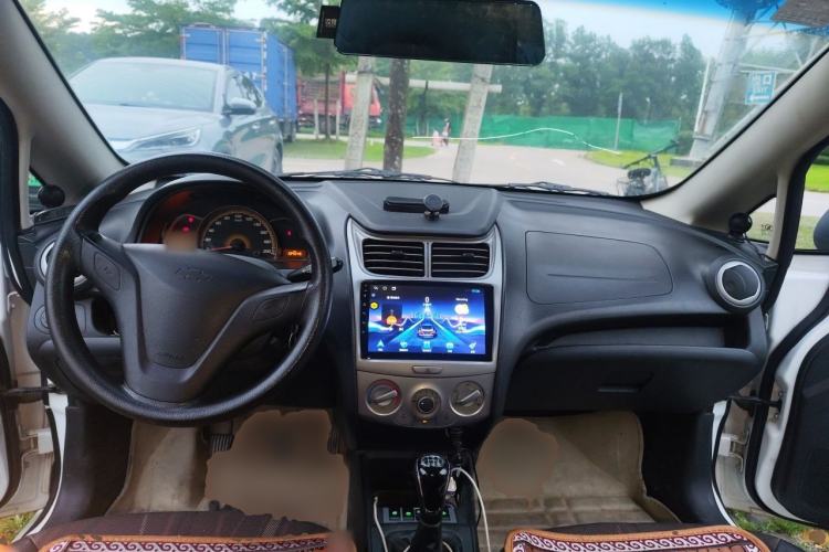 Used Chevrolet Sail 2013 Sedan 1.2L Manual Fashionable Happiness Edition Center Console