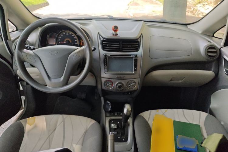 Used Chevrolet Sail 2013 Sedan 1.4L AMT Enjoy Edition Center Console