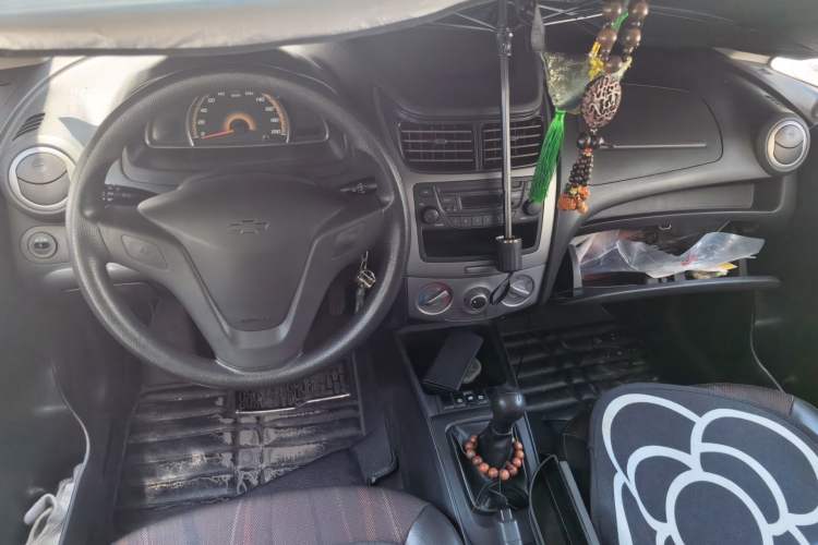Used Chevrolet Sail 2013 Sedan 1.2L Manual Fashionable Happiness Edition Center Console